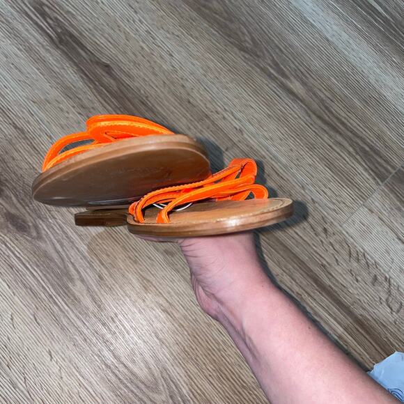 Schutz Lyta Patent Leather Sandal in Orange Size 10 - Picture 5 of 6